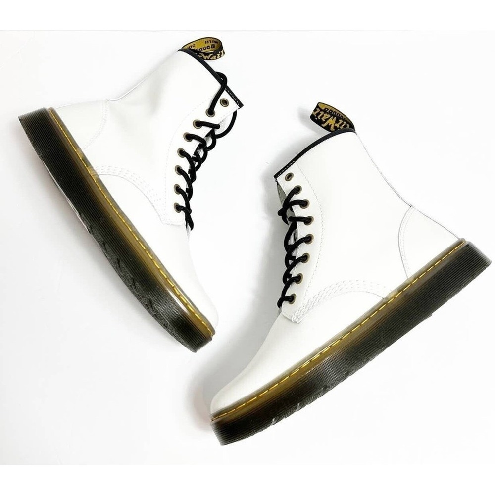 Dr Martens Zavala 8-Eye Lace Up Combat Boots Smooth White Matte Sz M7/W8 Grunge